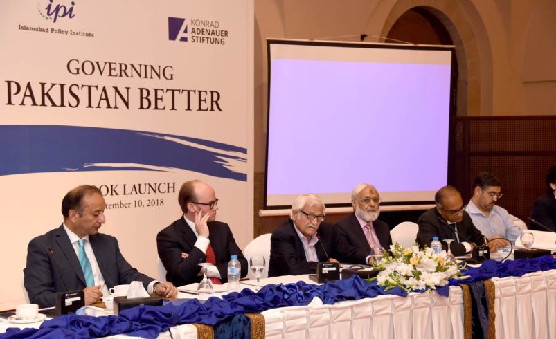 “Politicians urge PTI govt to adopt consensus building approach”