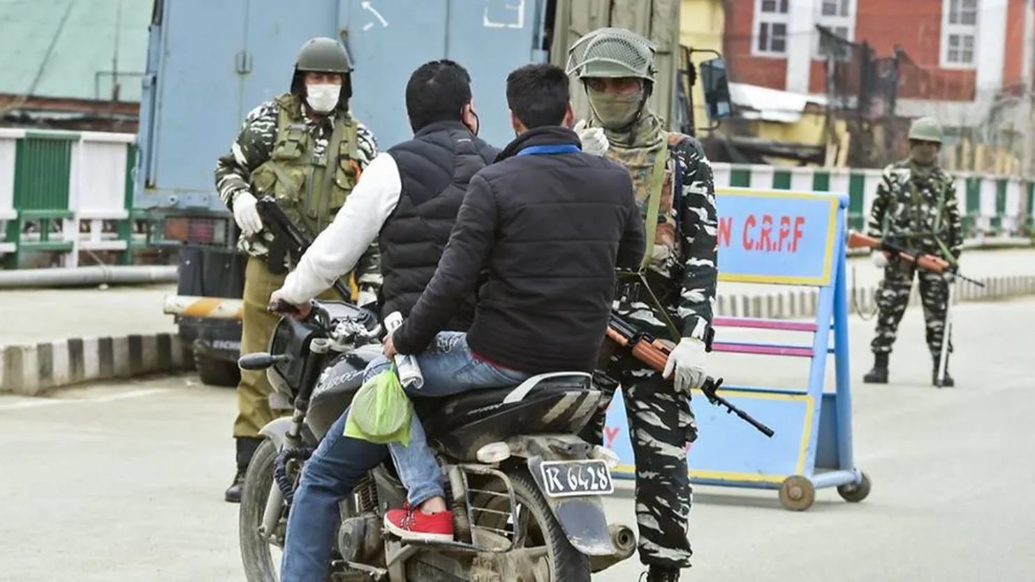 Covid-19 complicates Kashmiris struggle for survival